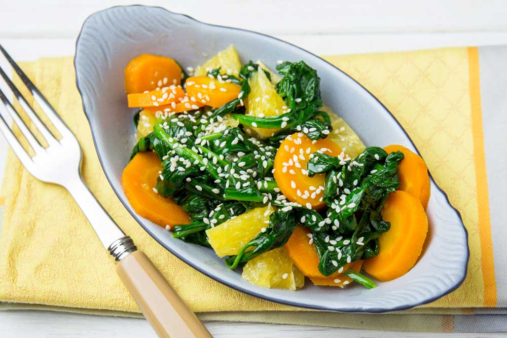 Комбинација спанаћа и поврћа